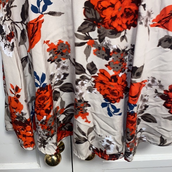 Forever 21 Medium Cream Red Floral Print Dress - Picture 6 of 9